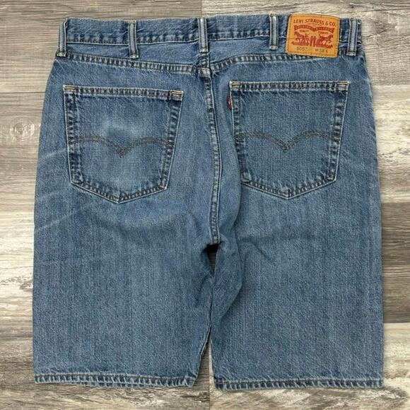 Levis Shorts 505 Blue Red Tab Shorts Mens 38 Straight Fit Jorts Mid Wash Denim - Picture 1 of 10
